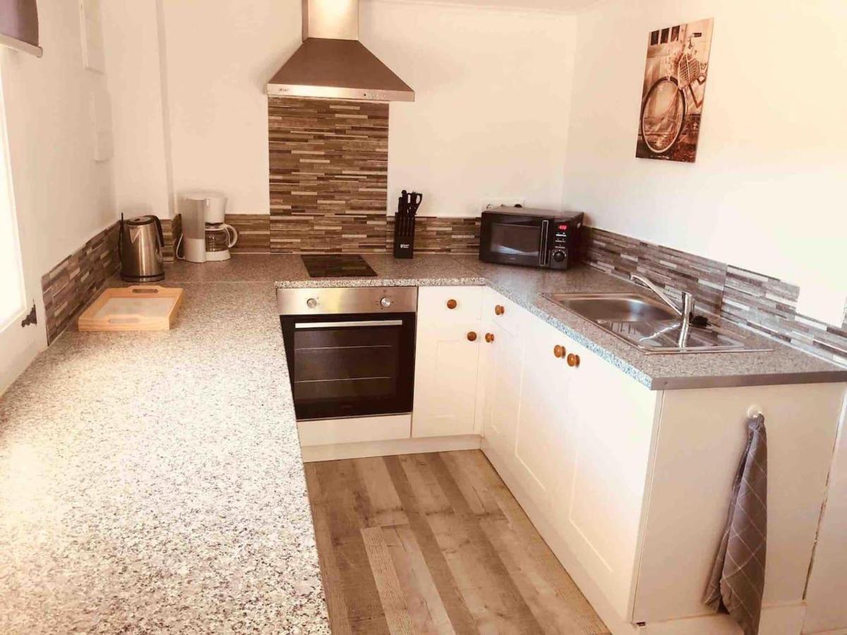 Lovely 2 Bed Apartment In Алькалали Экстерьер фото