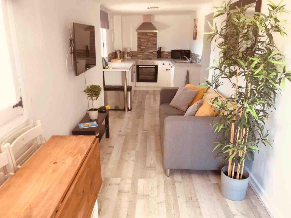 Lovely 2 Bed Apartment In Алькалали Экстерьер фото